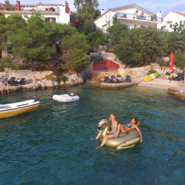 Villa Hraste, Villa Hraste Hvar, prvi red do mora Hvar