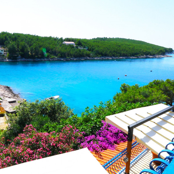 Villa Hraste, Villa Hraste Hvar, prvi red do mora Hvar