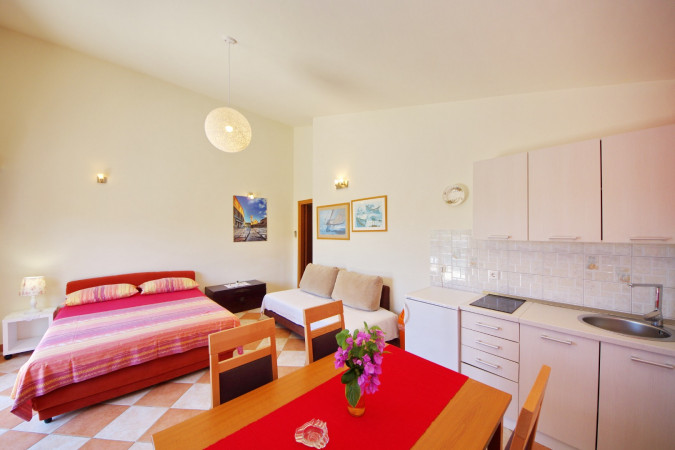 Interijer, Villa Hraste Hvar, prvi red do mora Hvar