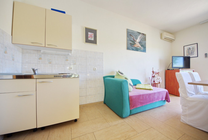 Interijer, Villa Hraste Hvar, prvi red do mora Hvar