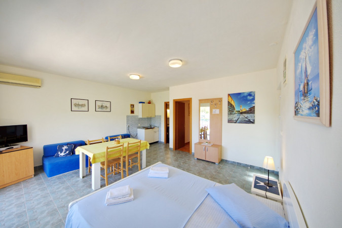 Interijer, Villa Hraste Hvar, prvi red do mora Hvar