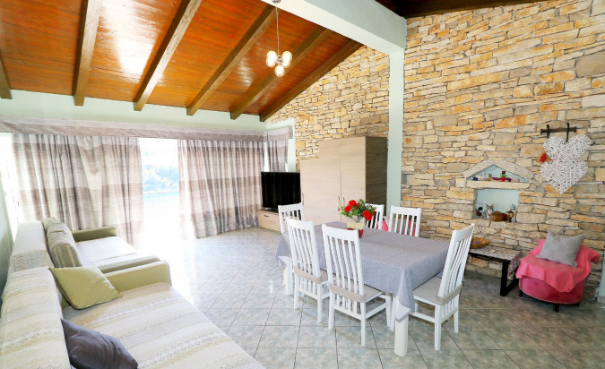 Interijer, Villa Hraste Hvar, prvi red do mora Hvar